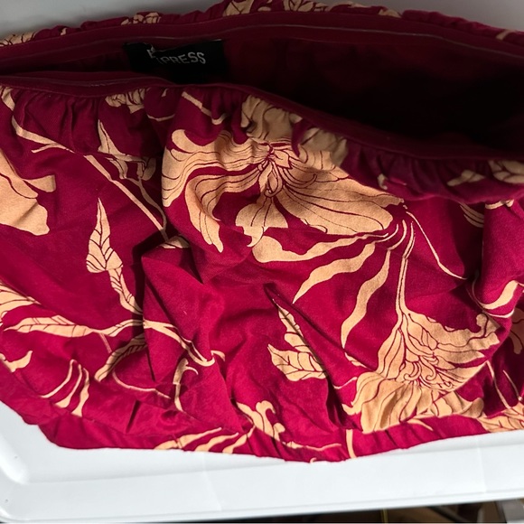 Express Floral Tube Magenta Crop Top - Picture 5 of 5